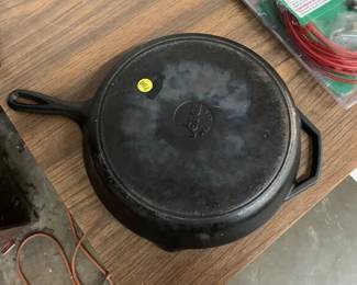 CAST IRON SKILLET