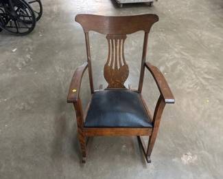WOODEN ROCKING CHAIR
