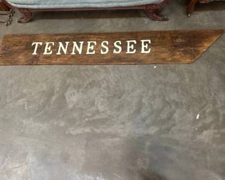 WOODEN TENNESSEE SIGN