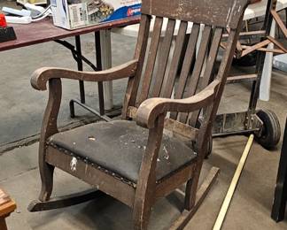 ROCKING CHAIR