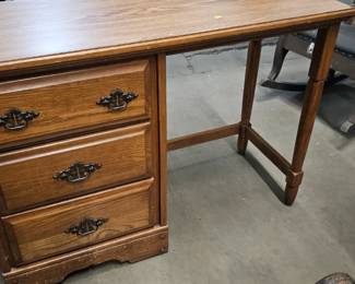 WOODEN DESK