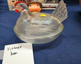 VINTAGE HEN ON NEST