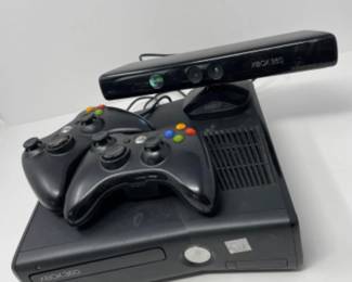 Xbox 360 with Controllers & Kinect - Works!
