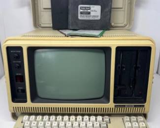 Tandy Radio Shack TRS-80 Model 4P Portable Computer - Works!