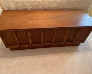 Lane cedar chest 
