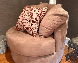 Swivel chair in ultrasuede