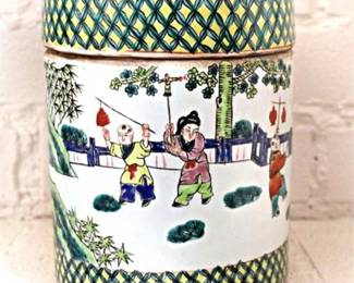 Lot 006   0 Bid(s)
Chinese Tea Caddy Hand Painted Scholars