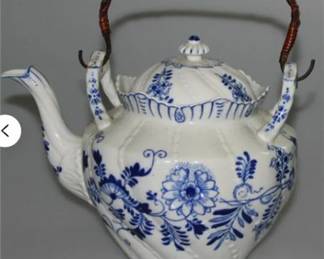 Lot 125   0 Bid(s)
Louis Regout Maastricht Antique Porcelain Blue and White Teapot Netherlands