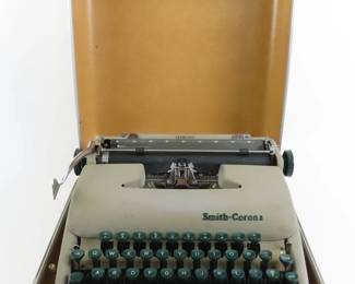 Vintage Smith Corona "Sterling" Typewriter in Carry Case