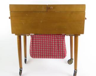 Awesome Vintage Rolling Sewing Box