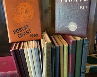 Rufugio and Victoria College Yearbooks