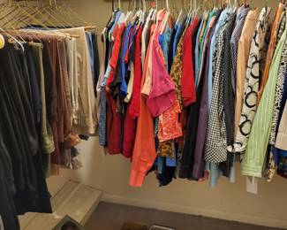 Womens Quality Name Brand Clothing 

Chicos, Talbot, Lauren (XLrg)
