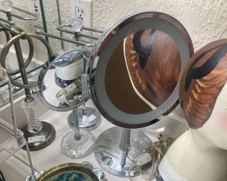 Magnifying mirrors