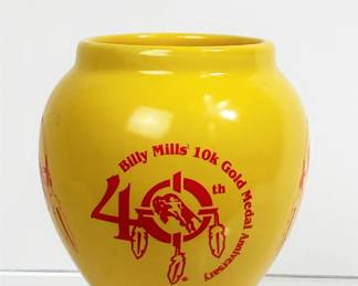 Small cabinet pottery vase marking the 40th anniversay of Bill Mills 10k gold medal 