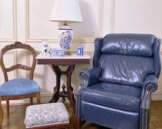 .......To register in order to place bids go to www.capitolsalesservices.hibid.com 