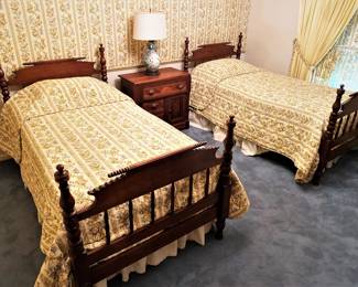 Victorian cottage twin beds.......To register in order to place bids go to www.capitolsalesservices.hibid.com 