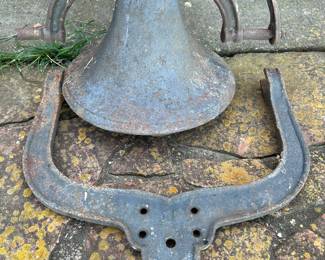 Antique cast iron school house / country church '15' bell 