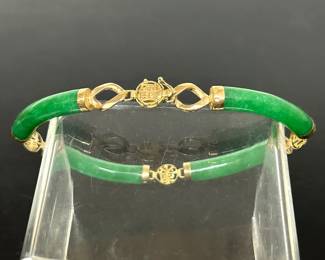 Chinese Jade with gold bracelet 