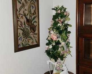 Handmade Embroidery Musical Picture - Antique Pedestal - Small Christmas Tree