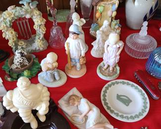 Home Decor - Figurines