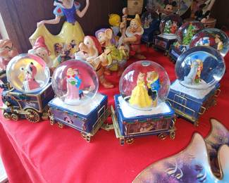 Disney Water Globe Train