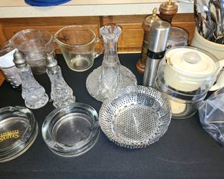Ashtrays - Decanter - S/P Shakers