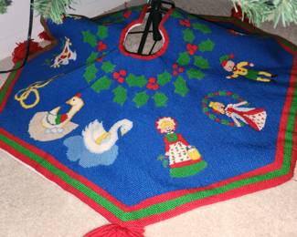 Beautiful Embroidery Christmas Tree Skirt