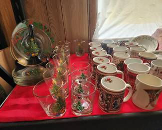 Christmas Cups - Plates