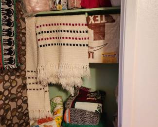 Blankets - Sheets - Linens