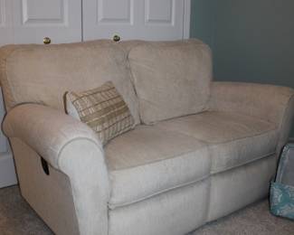 W-61” D-35” H-36”