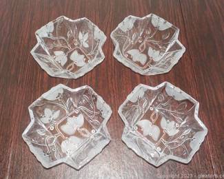 Set of 4 Vintage Frosted Clear Leaf Dessert Fruit Bowls