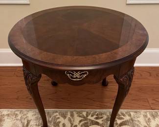 Vintage Baker Queen Anne Style Round End Table