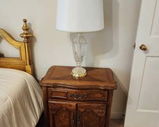 Stanley nightstand, crystal lamp
