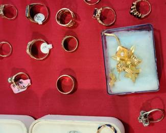 Assorted Gold jewelry 