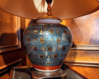 Lot 13 - Wildwood Asian Ceramic Table Lamp