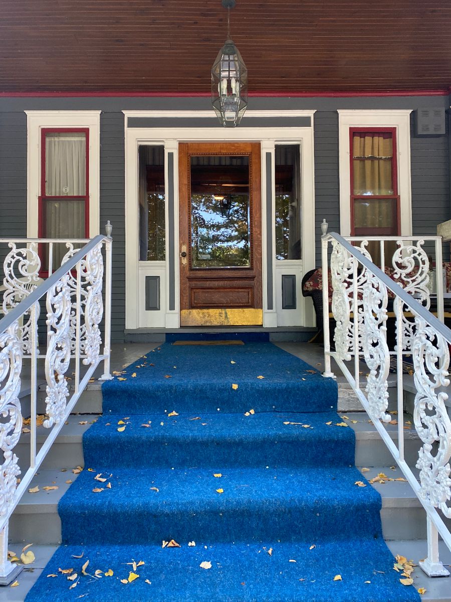 Friend's Sale in 14222 Elmwood Village ! starts on 10/6/2023