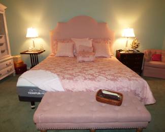 King Size Tempur-Pedic Mattress on Adjustable base