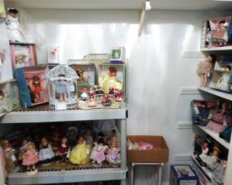 Mostly Madame Alexander Dolls