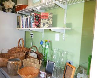 Vintage Tupperware, baskets, etc