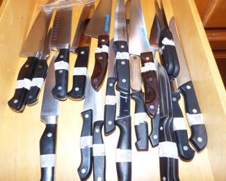 Kitchen knives : Paula Dean, Farberware, Henkels, etc