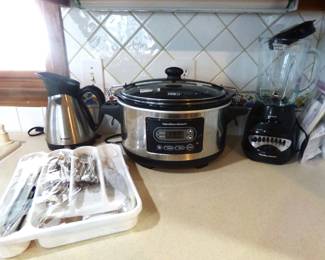 Hamilton Beach Slow Cooker, Blender,  Farberware Electric Kettle, Community Plate Flatware Set