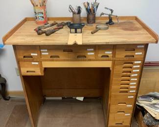 Standing Craft & Hobby Finely Crafted Wood Workbench w/Tools