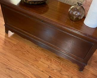 Lane cedar chest with tray inside