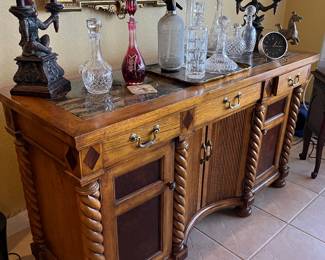 Crystal Glassware and Decanters
Julian Alexander buffet