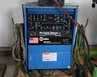 Miller Aerowave 300 AC/DC Hybrid Arc Welding Power Source with Miller Coolmate 3 Coolant System