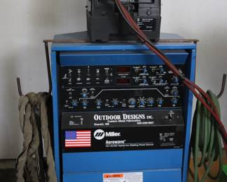 Miller Aerowave 300 AC/DC Hybrid Arc Welding Power Source with Miller Coolmate 3 Coolant System