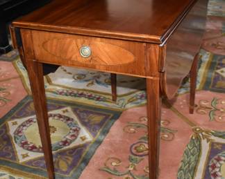 New York Hepplewhite Mahogany Pembroke Table