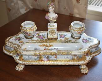 Meissen Porcelain Inkstand With Bust Of Marie Antoinette.