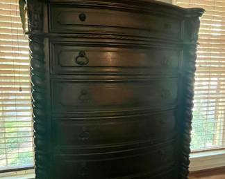 Master bedroom Chest of Drawers 