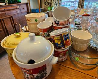 Adorable Campbells soup mugs and stock pot. 